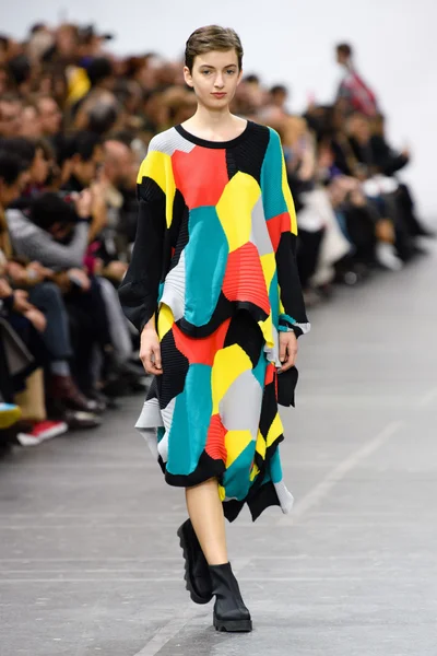 Look 19